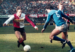 Aichorn in duel met Johan Cruijff